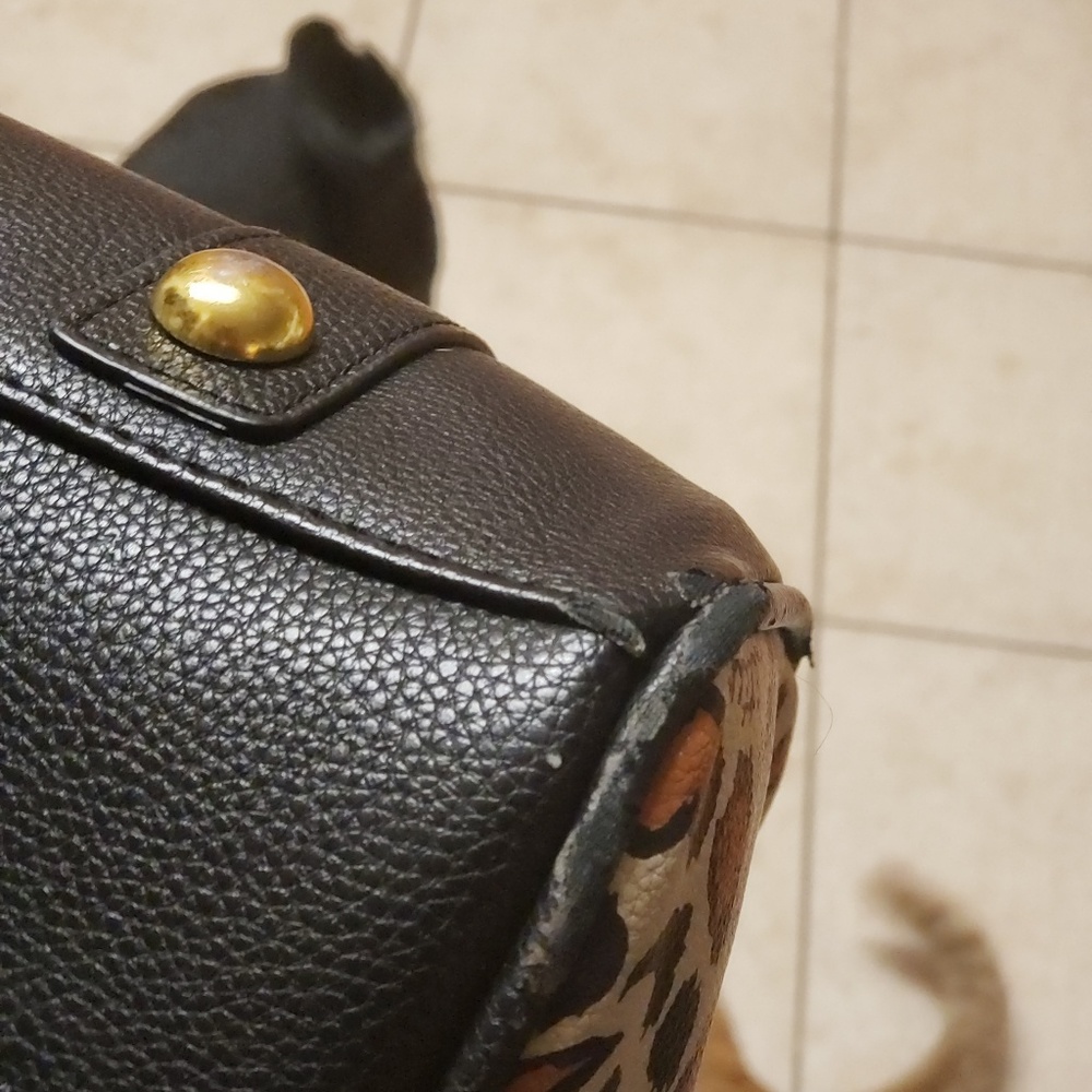 Hello Kitty Purse - Picture 6 of 7